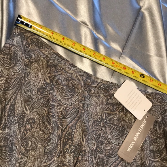 SOLD💰Paisley Silk Skirt - Picture 6 of 7